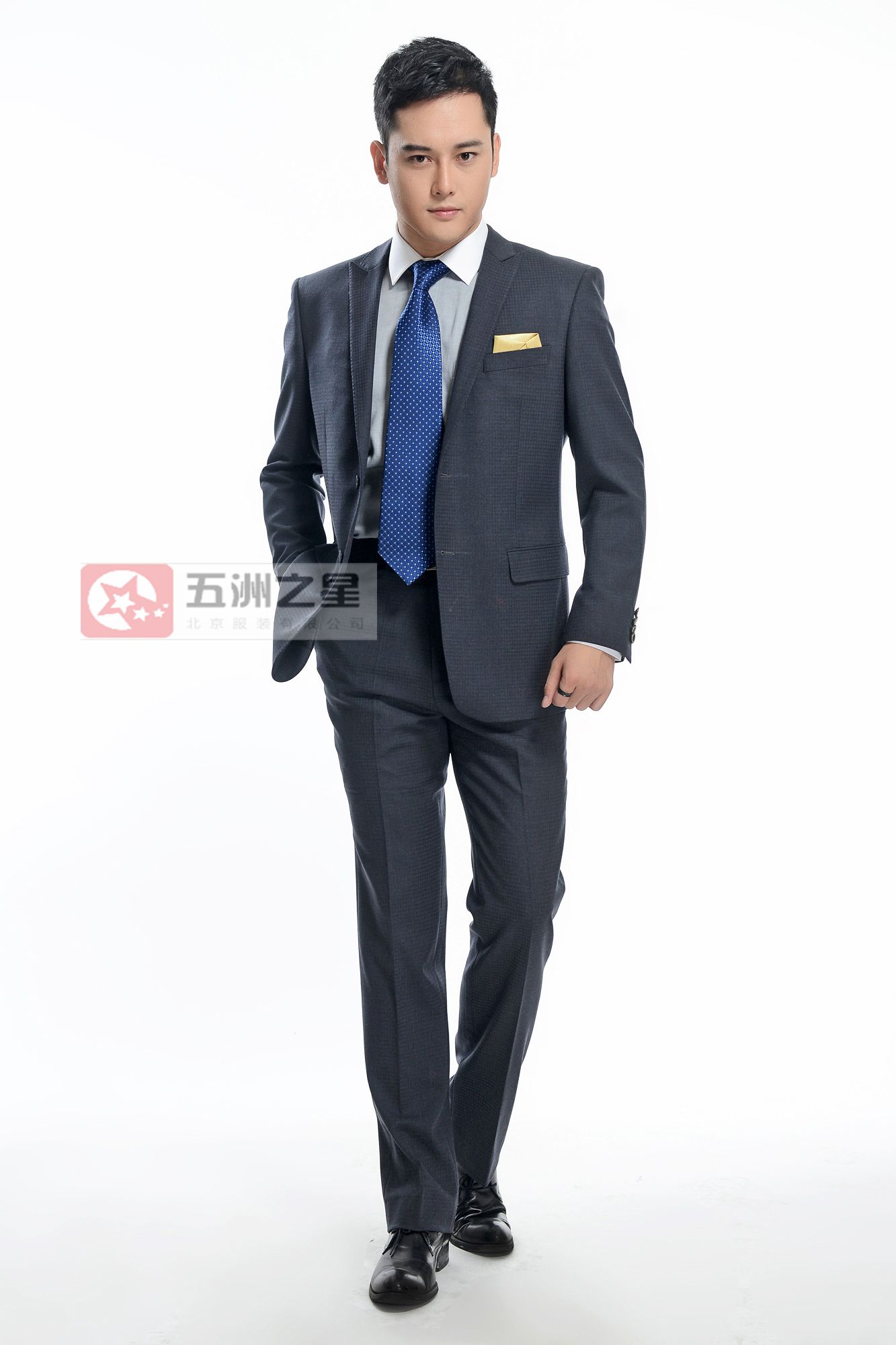 商務(wù)男士兩粒扣修身職業(yè)裝F001產(chǎn)品展示圖